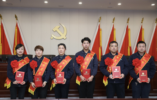 0205 客運能手從左至右依次為 吳婷、李若芳、李彩霞、嚴成彬、姚乃遜、沈金雷.jpg